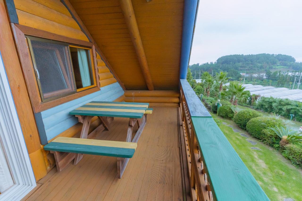 Jungmun Log Pension & Resort Seogwipo Exterior foto