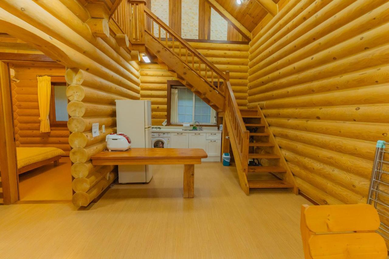 Jungmun Log Pension & Resort Seogwipo Exterior foto
