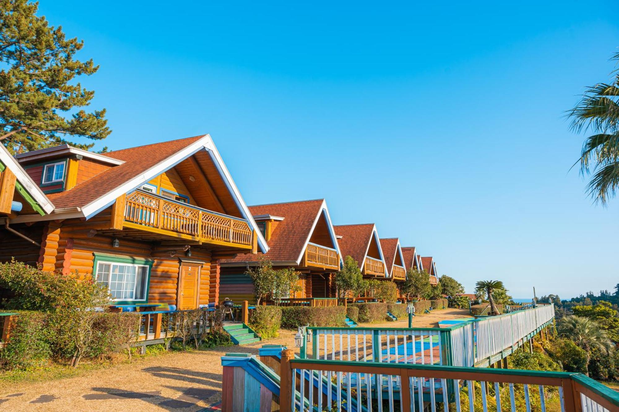 Jungmun Log Pension & Resort Seogwipo Exterior foto