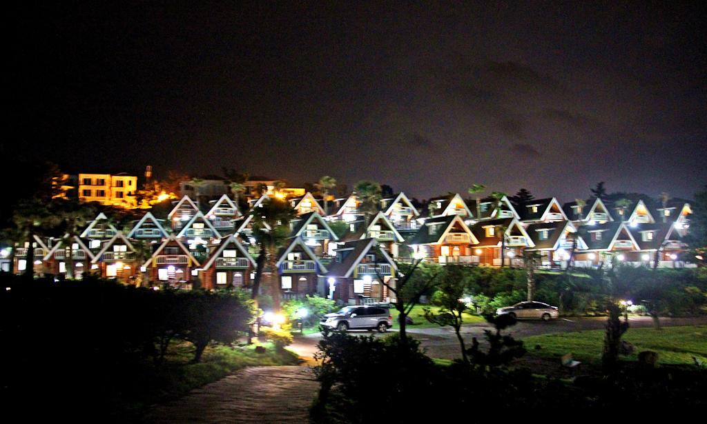 Jungmun Log Pension & Resort Seogwipo Exterior foto