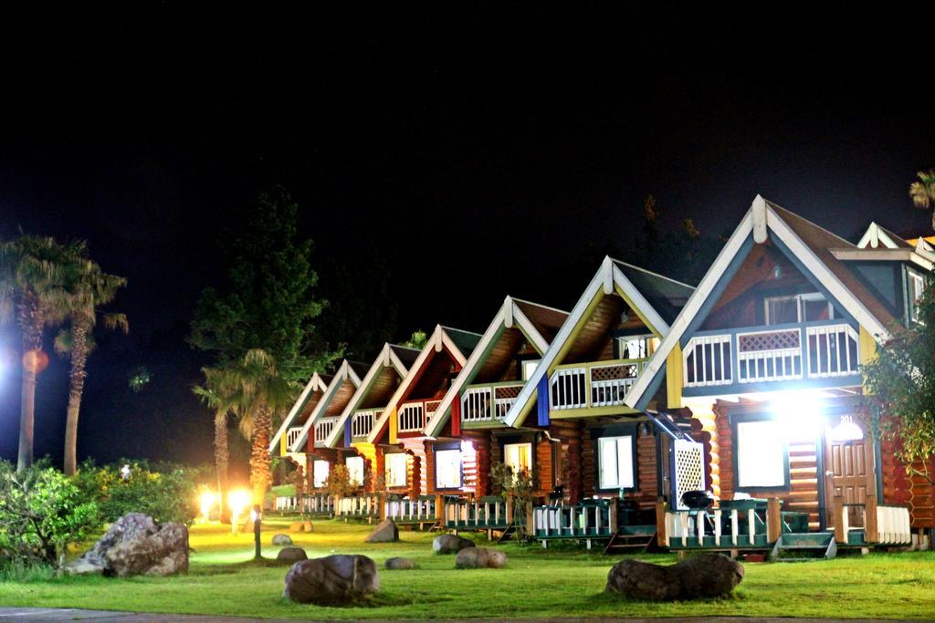 Jungmun Log Pension & Resort Seogwipo Exterior foto