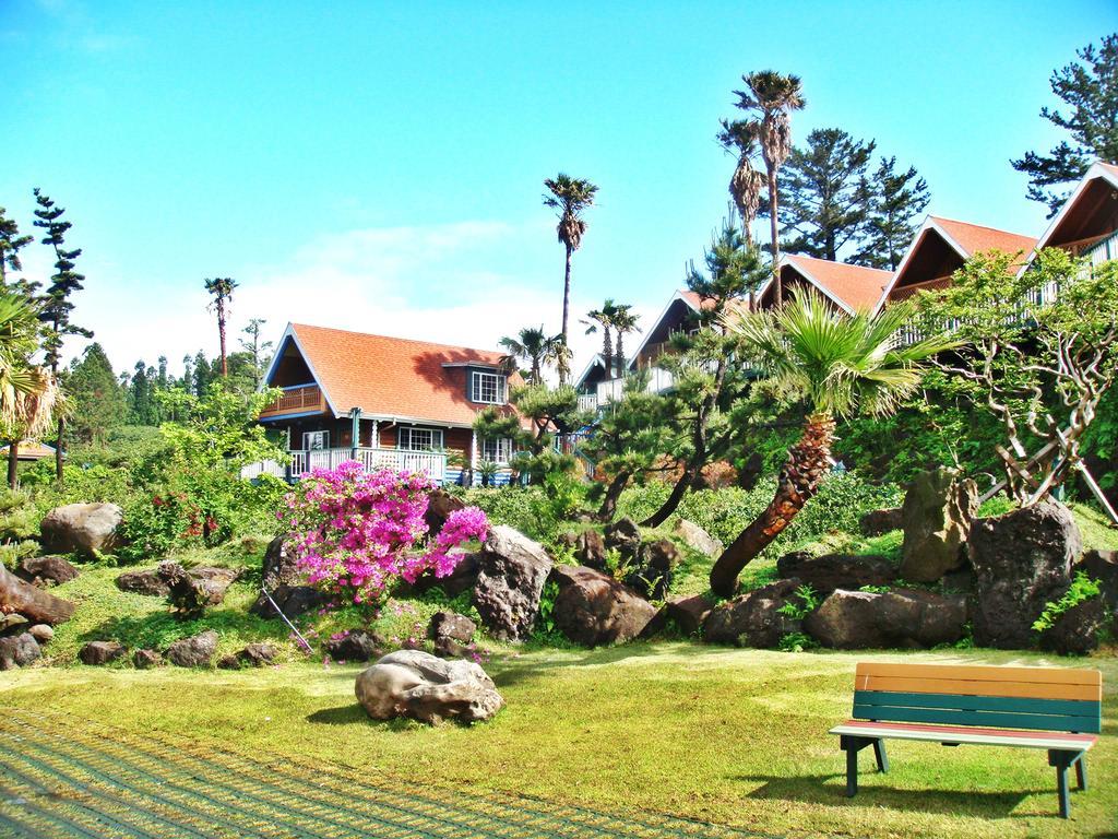 Jungmun Log Pension & Resort Seogwipo Exterior foto