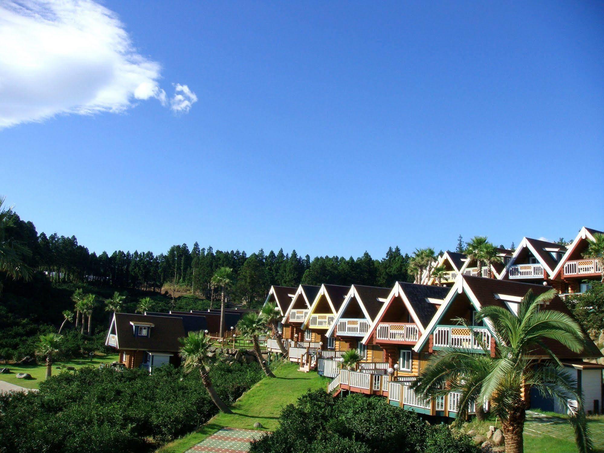 Jungmun Log Pension & Resort Seogwipo Exterior foto